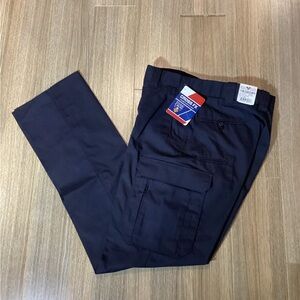 NWT Flying Cross Men’s Navy Cargo Pants FX57300 – Size 32